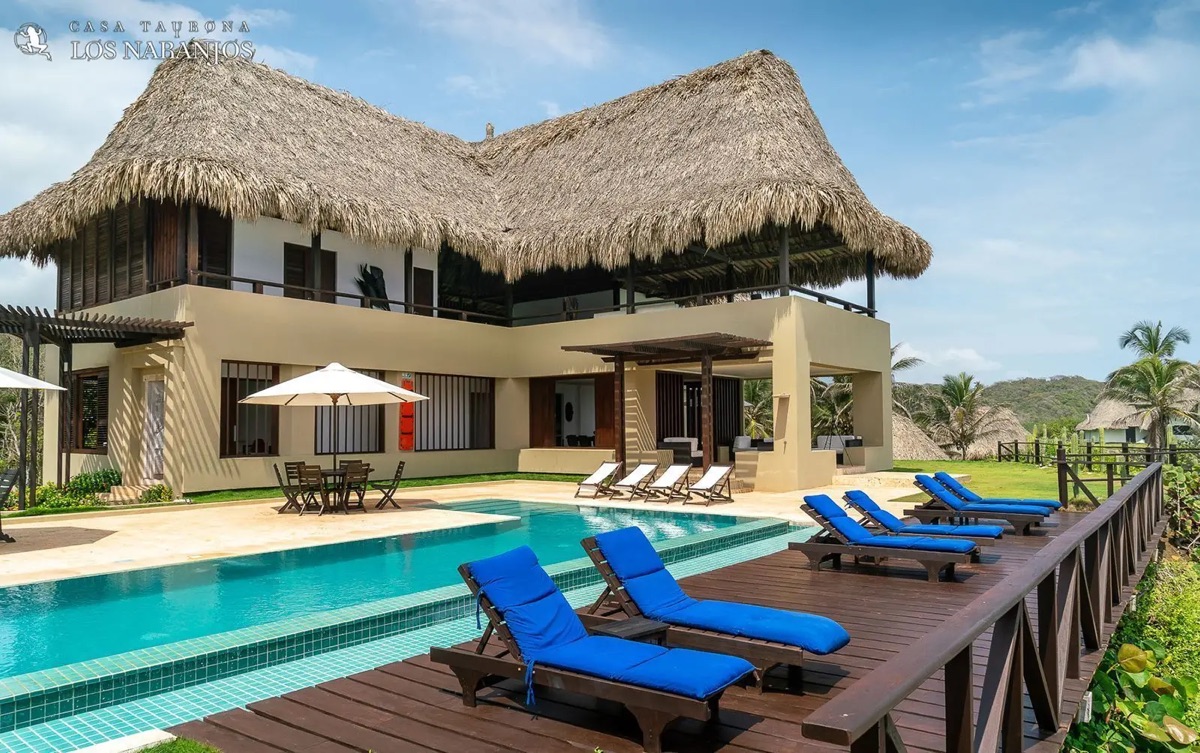 Piscina de un alojamiento boutique en el Caribe colombiano